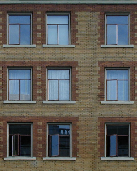 File:Skyr21L.jpg
